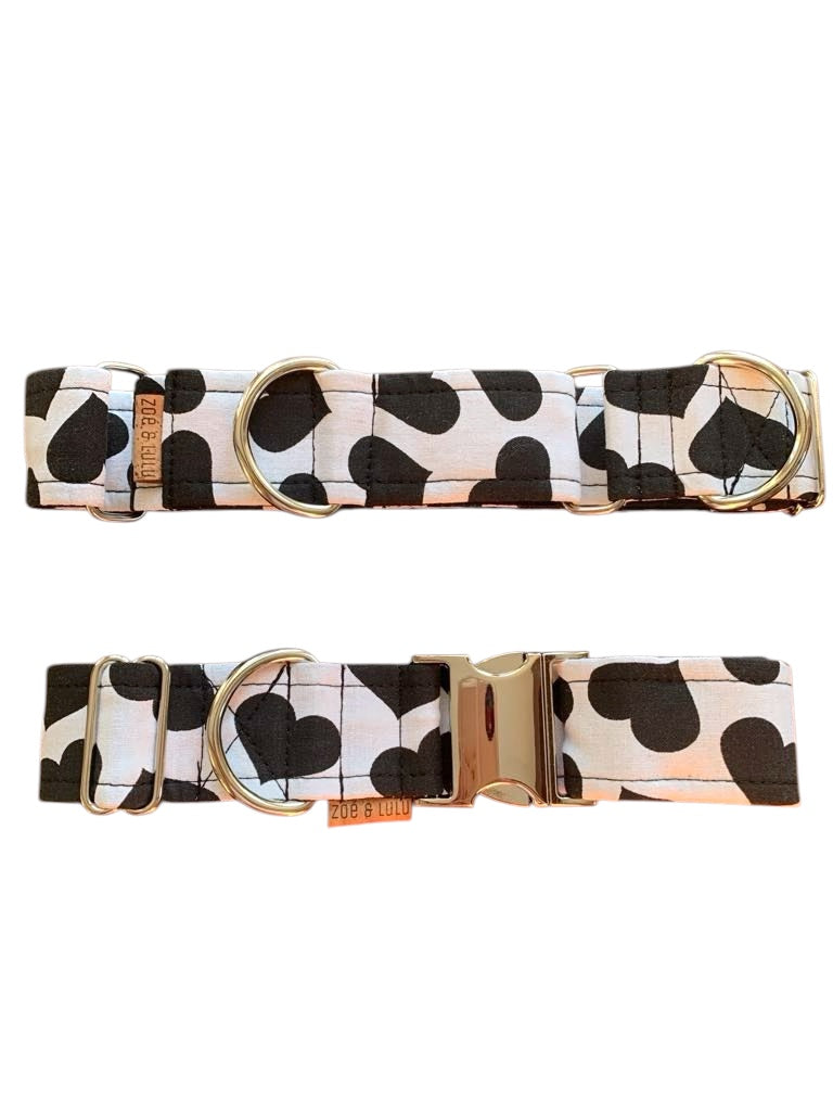 Collier pour chien  coeur noire et blanc clips en metal fait au Québec/ Black and white heart dog collar with metal clips, made in Quebec