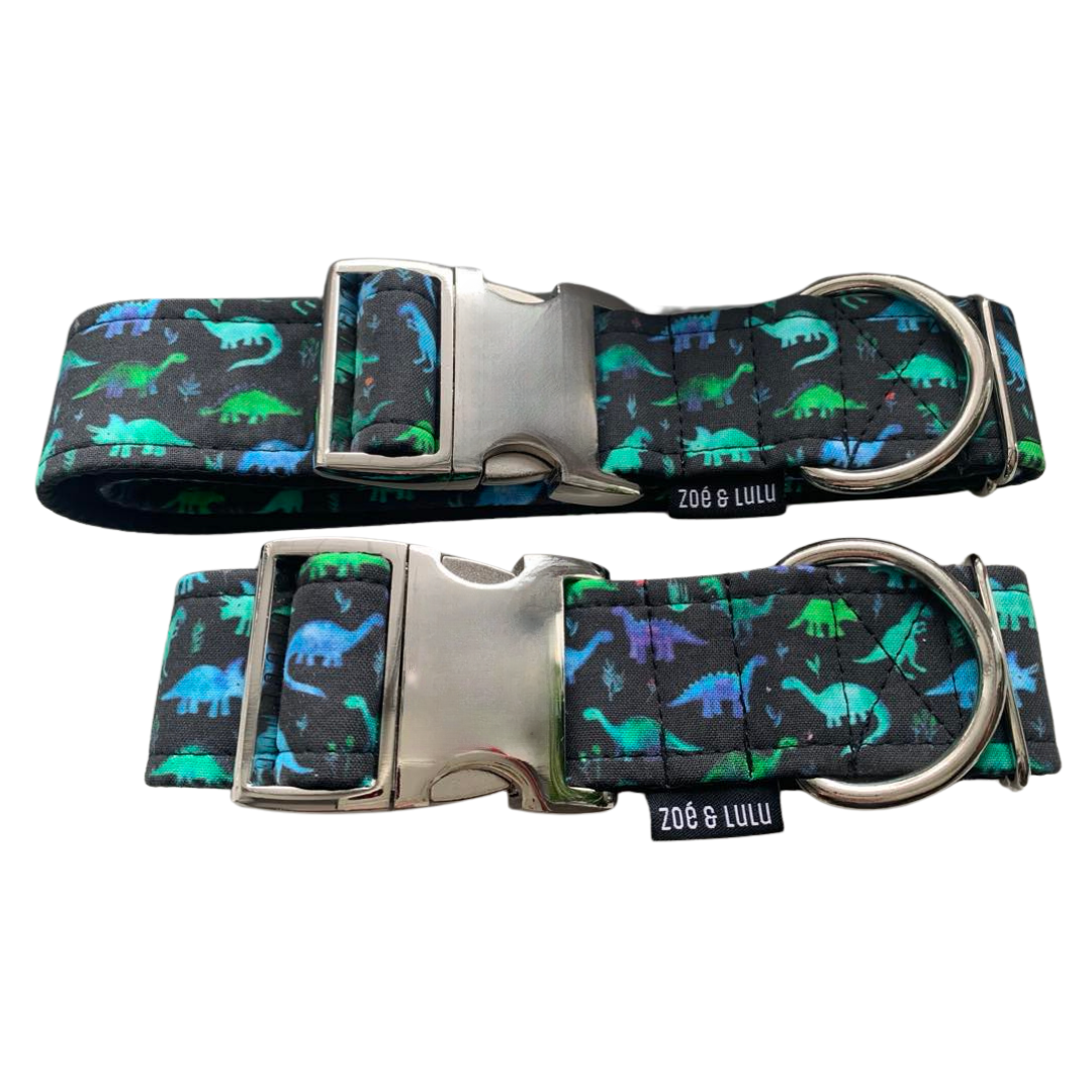 Collier pour chien  dinausores noir  fluo clip en metal fait au Québec /Neon black dinosaur dog collar with metal clip, made in Quebec