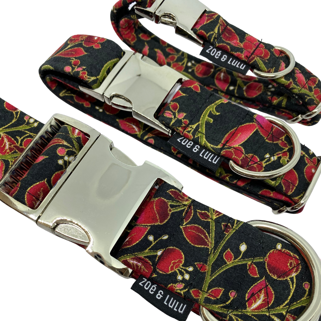 Collier pour chien fleural avec xlip en metal fait au Québec /
Floral dog collar with metal clip, made in Quebec