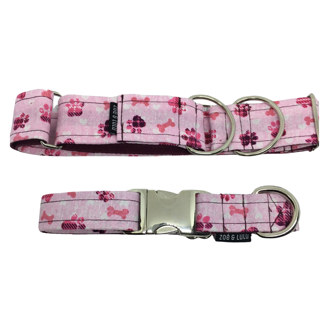 Collier pour chien rose femelle patte de chien clip de metal fais au quebec/
Pink dog collar for female dog, dog paw print, metal clip, made in Quebec