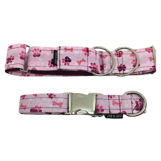Collier pour chien rose femelle patte de chien clip de metal fais au quebec/
Pink dog collar for female dog, dog paw print, metal clip, made in Quebec